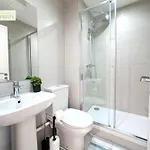 3 Bedroom By Threethreethreesproperty Short Lets & Serviced With Wi-fi & Parking