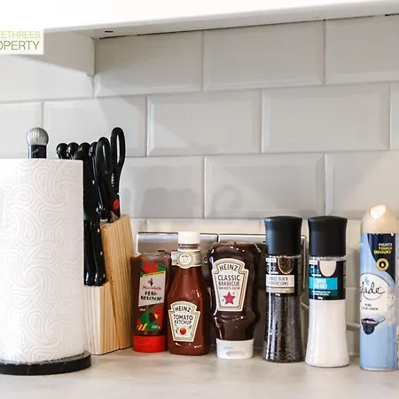 アパート 3 Bedroom By Threethreethreesproperty Short Lets & Serviced With Wi-fi & Parking リーズ