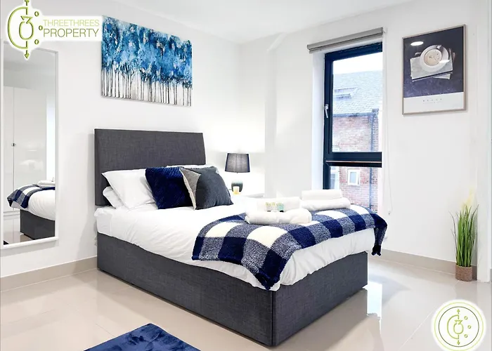 Апартаменти 3 Bedroom By Threethreethreesproperty Short Lets & Serviced With Wi-fi & Parking *