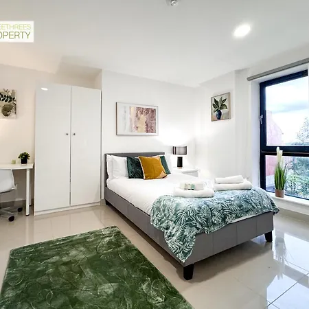 3 Bedroom By Threethreethreesproperty Short Lets & Serviced With Wi-fi & Parking Apartment Leeds (West Yorkshire)